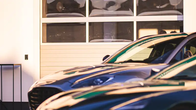 Aston Martin - Prague - Service opening