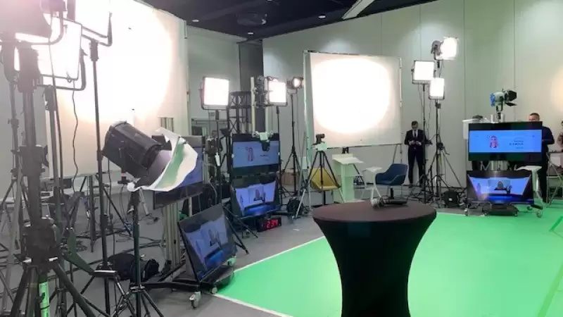 Studio v akci